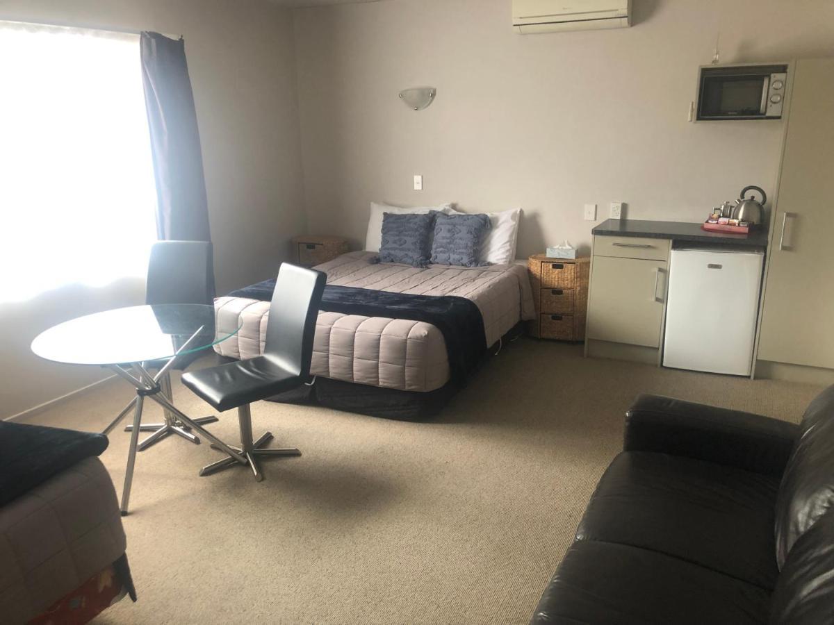 Absolute Lake View Motel เทาโป ภายนอก รูปภาพ