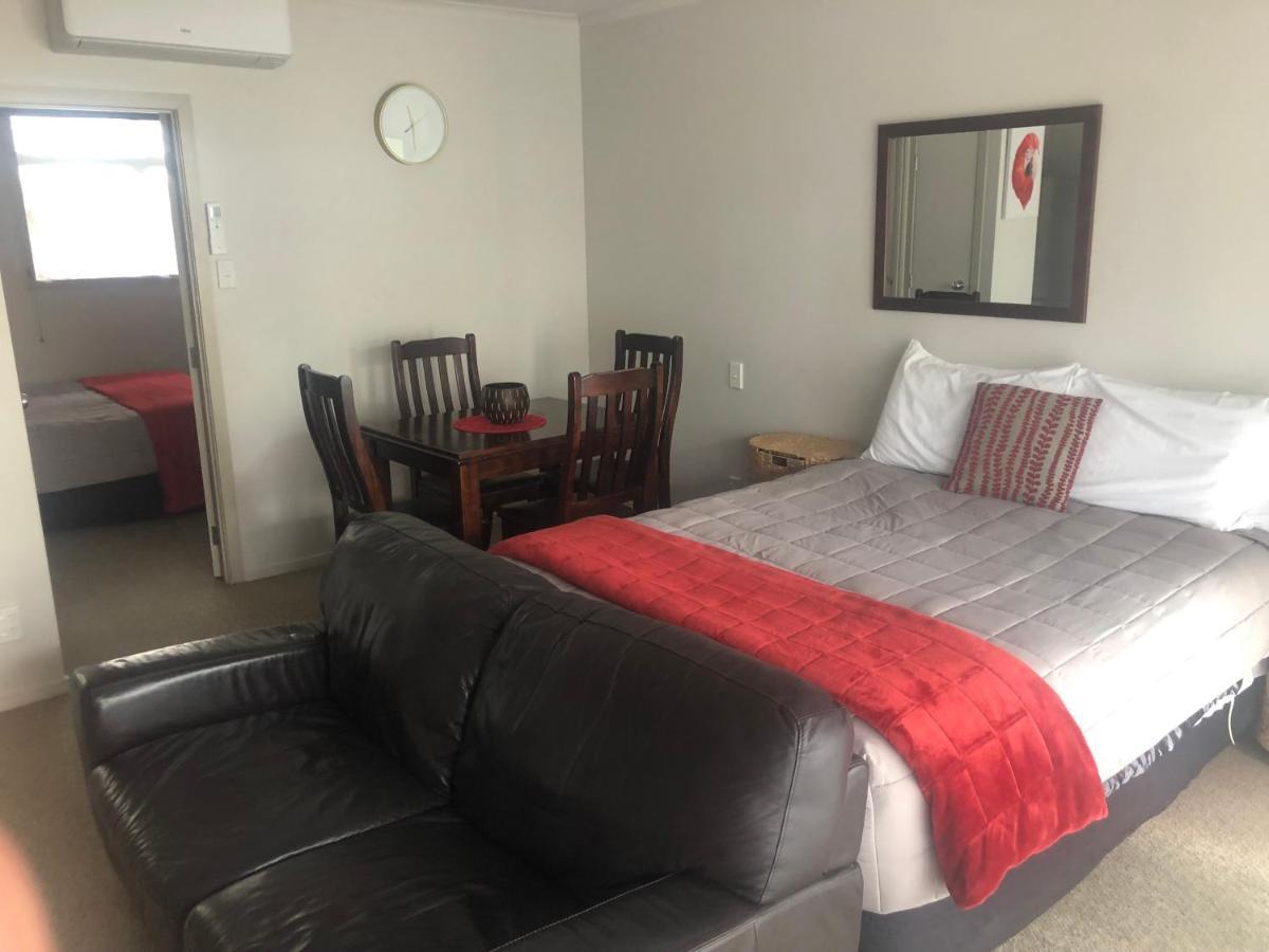 Absolute Lake View Motel เทาโป ภายนอก รูปภาพ
