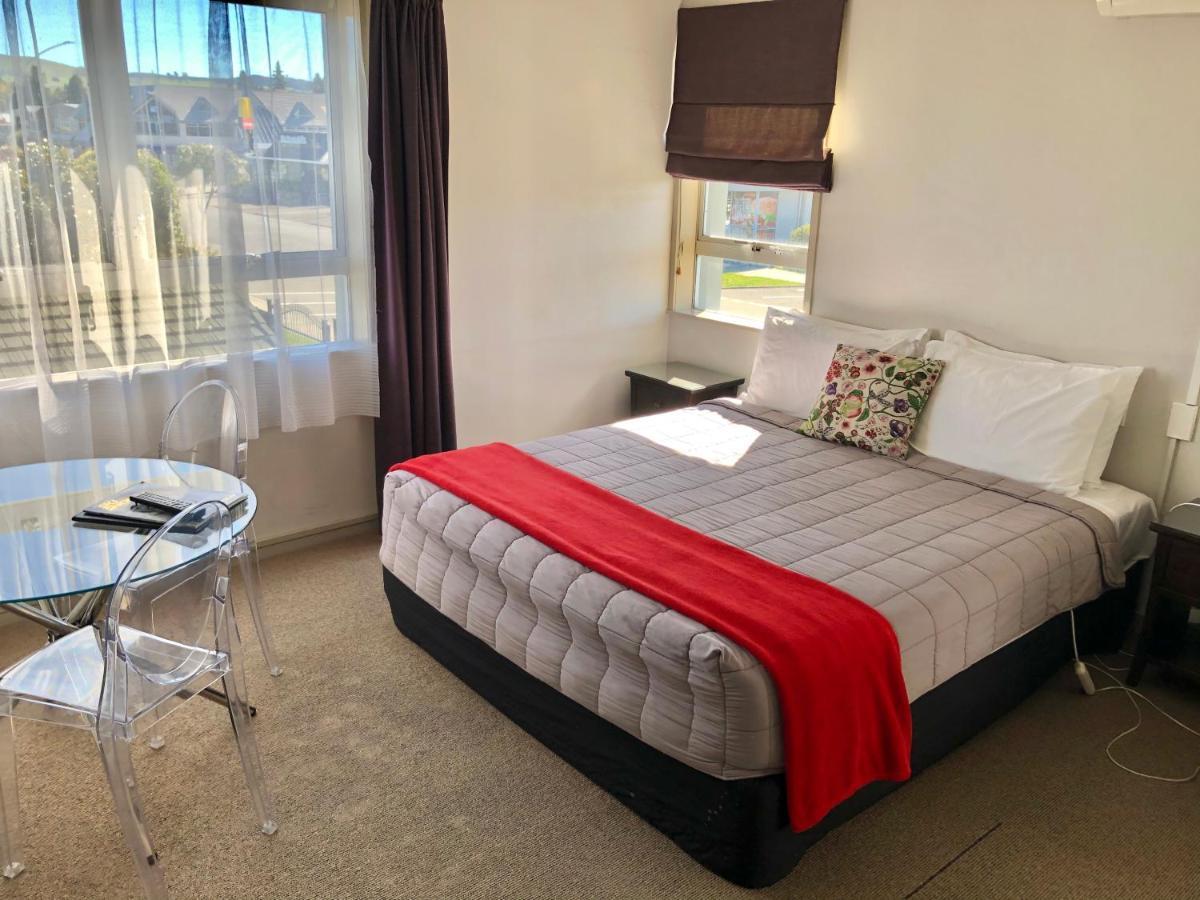 Absolute Lake View Motel เทาโป ภายนอก รูปภาพ