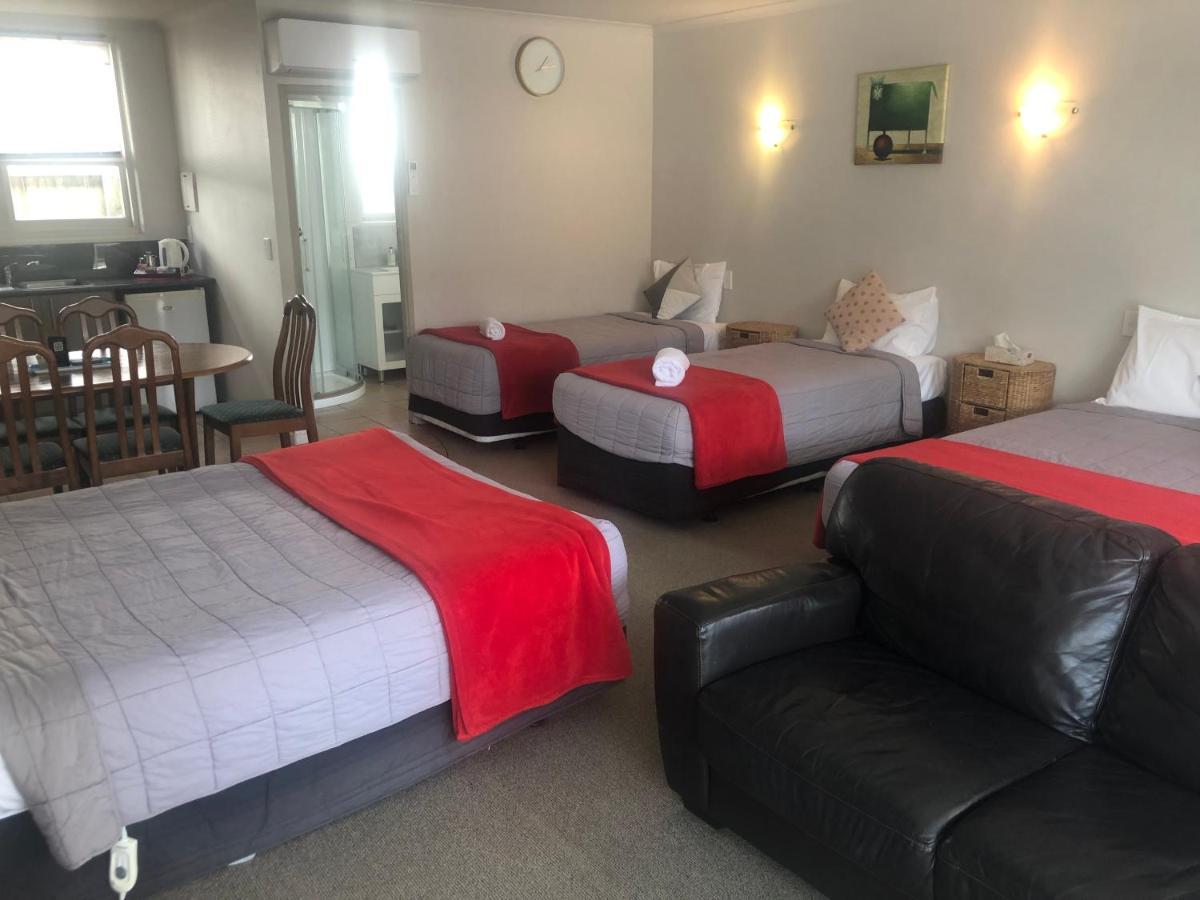 Absolute Lake View Motel เทาโป ภายนอก รูปภาพ